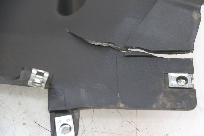 photo de PRAWY PRZEDNI BOK QUADRO 4 4D 350 (2015 - 2018) - Szczegół części