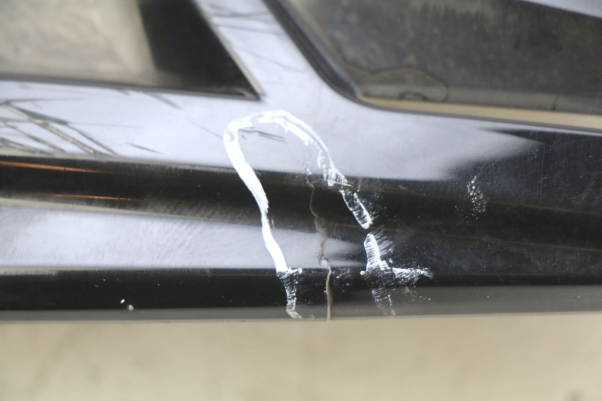 photo de PRAWY PRZEDNI BOK ORCAL CAVARO 4T 50 (2019 - 2023) - Zoom stanu zużycia