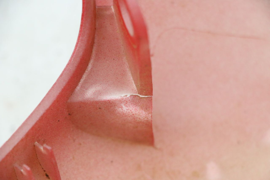 photo de PRAWY PRZEDNI BOK GILERA DNA 50 (2000 - 2007) - Szczegół części