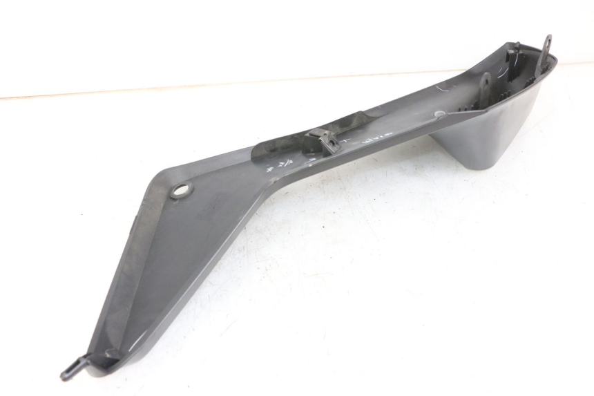 photo de PRAWY PRZEDNI BOK HUSQVARNA SVARTPILEN 401 (2018 - 2023) - Szczegół części