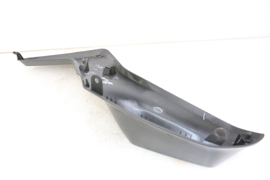 photo de PRAWY PRZEDNI BOK HUSQVARNA SVARTPILEN 401 (2018 - 2023) - Zoom stanu zużycia