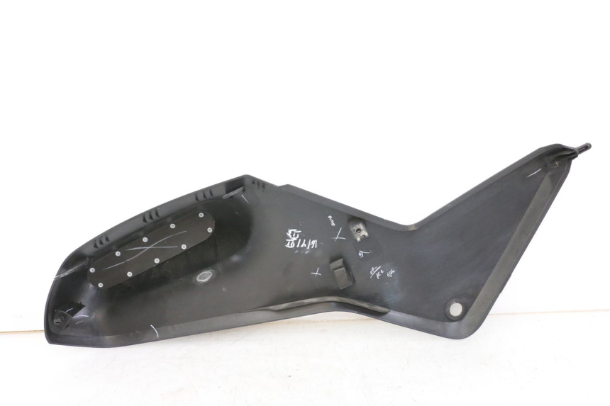 photo de PRAWY PRZEDNI BOK HUSQVARNA SVARTPILEN 401 (2018 - 2023) - Zbliżenie techniczne