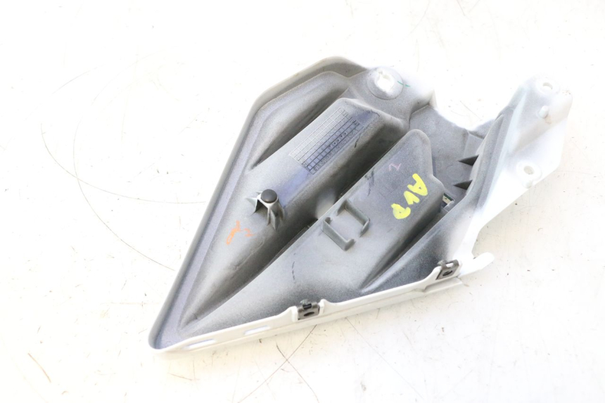 photo de DOLNA PRAWA PRZEDNIA BOCZNA OSŁONA YAMAHA FZ8 800 (2010 - 2016) - Inny kąt widzenia