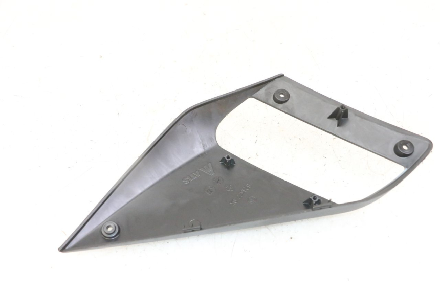 photo de PRAWY PRZEDNI BOK GILERA NEXUS 125 (2009 - 2013) - Punkty mocowania