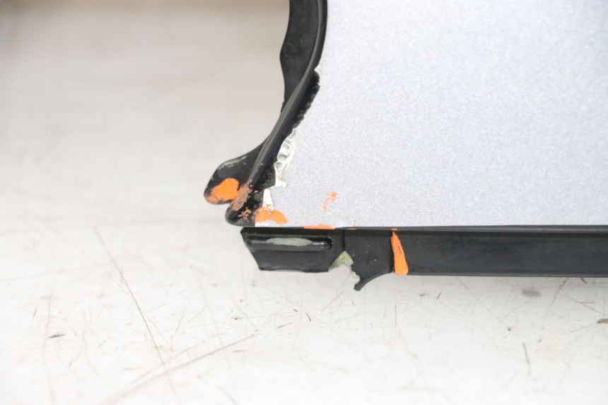 photo de PRAWY PRZEDNI BOK HONDA NSR R 125 (1994 - 2003) - Zbliżenie techniczne