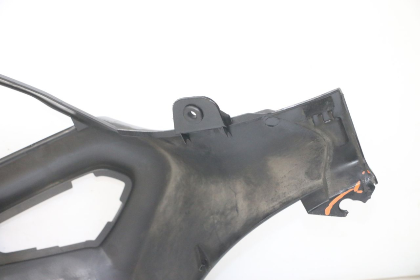 photo de PRAWY PRZEDNI BOK HONDA NTV DEAUVILLE ABS 700 (2007 - 2016) - Szczegóły charakterystyczne