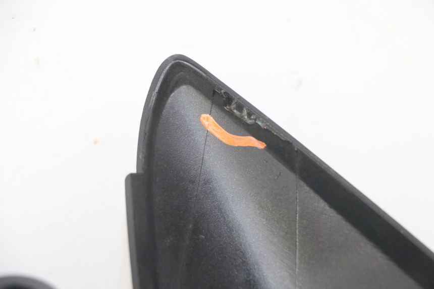 photo de PRAWY PRZEDNI BOK HONDA NTV DEAUVILLE ABS 700 (2007 - 2016) - Zbliżenie techniczne