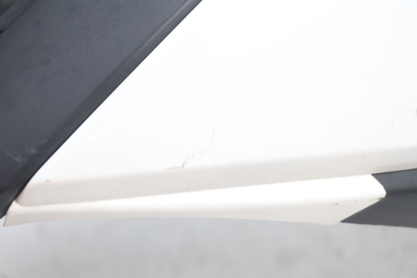 photo de PRAWA PRZEDNIA BOCZNA OSŁONA YAMASAKI ROADSTER 50 (2013 - 2018) - Zoom stanu zużycia