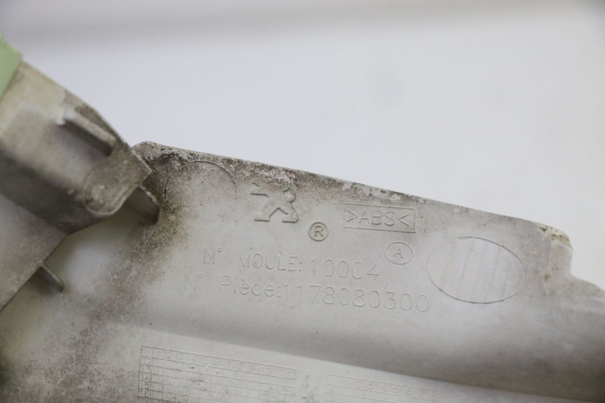 photo de PRAWY PRZEDNI BOK PEUGEOT SATELIS 125 (2010 - 2012) - Część sprawdzona