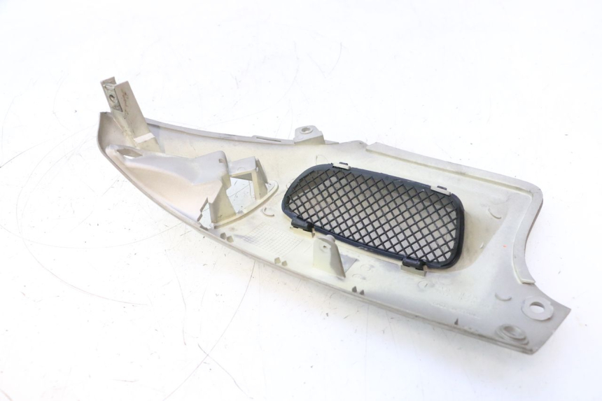 photo de PRAWY PRZEDNI BOK PEUGEOT SPEEDFIGHT LC 50 (1996 - 2002) - Zbliżenie techniczne
