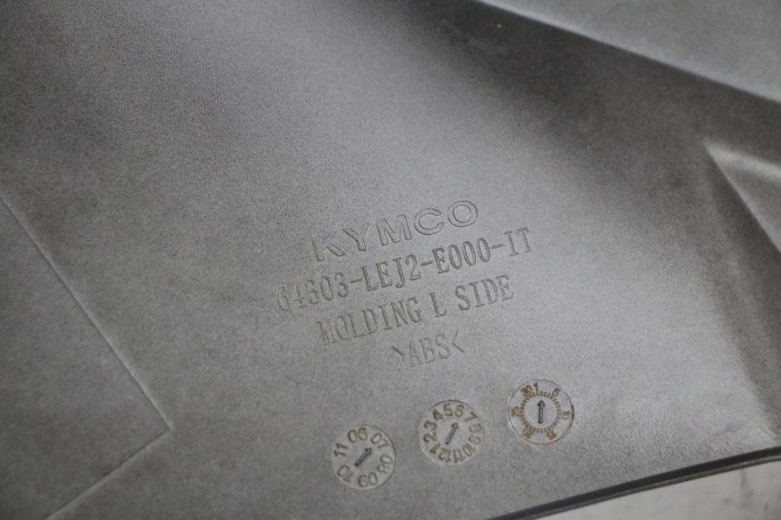 photo de PRAWY PRZEDNI BOK KYMCO SUPER 8 125 (2008 - 2015) - Stan powierzchni