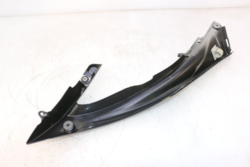 photo de PRAWY GÓRNY BOCZNY PRZÓD YAMAHA YZF R6 600 (2008 - 2009) - Szczegóły charakterystyczne