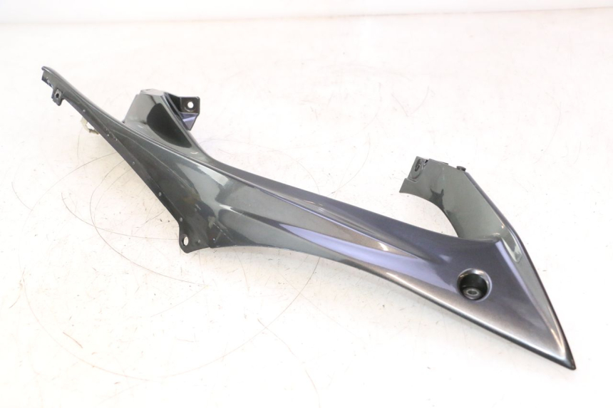 photo de PRAWY GÓRNY BOCZNY PRZÓD YAMAHA YZF R6 600 (2008 - 2009) - Zbliżenie techniczne