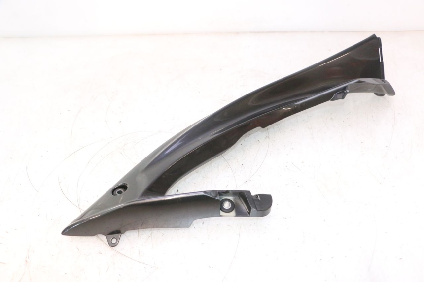 photo de PRAWY GÓRNY BOCZNY PRZÓD YAMAHA YZF R6 600 (2008 - 2009) - Punkty mocowania