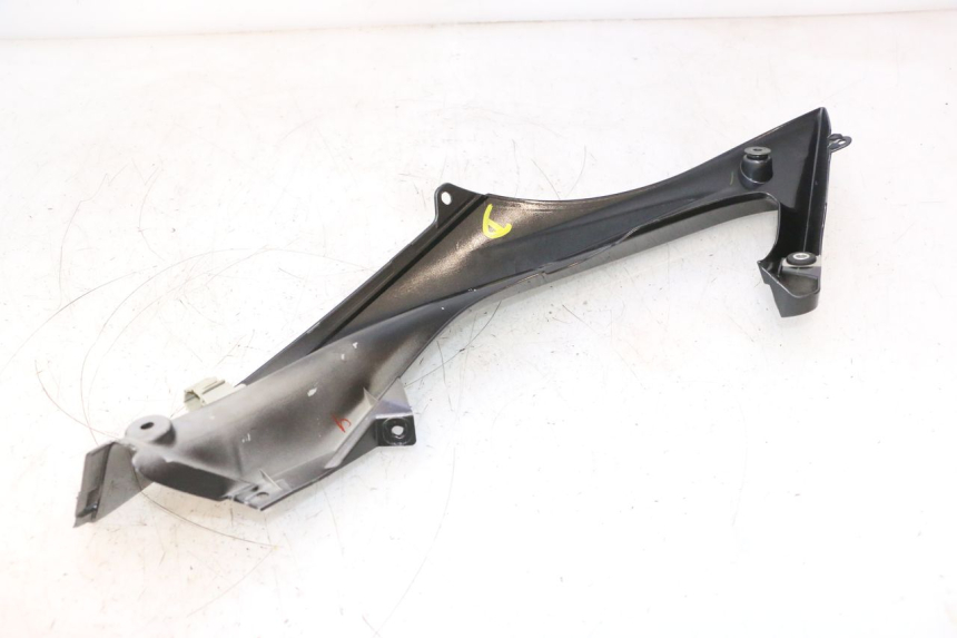 photo de PRAWY GÓRNY BOCZNY PRZÓD YAMAHA YZF R6 600 (2008 - 2009) - Oznaczenia i referencje