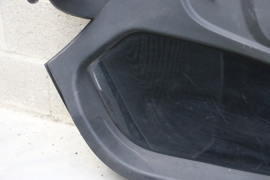 photo de PRAWA PRZEDNIA BOCZNA OSŁONA RENAULT TWIZY 45 (2012 - 2019) - Widok z bliska