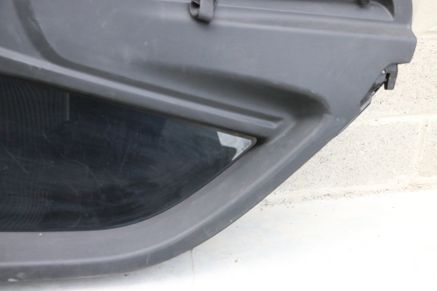 photo de PRAWA PRZEDNIA BOCZNA OSŁONA RENAULT TWIZY 45 (2012 - 2019) - Struktura - zbliżenie