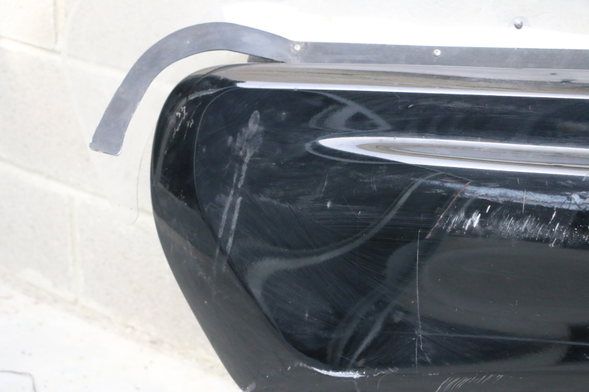 photo de PRAWA PRZEDNIA BOCZNA OSŁONA RENAULT TWIZY 45 (2012 - 2019) - Zoom stanu zużycia