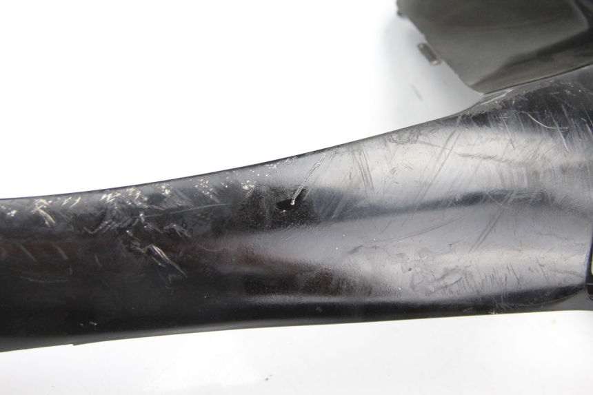 photo de PRAWY PRZEDNI BOK SUZUKI UC EPICURO 125 (1999 - 2003) - Zbliżenie techniczne