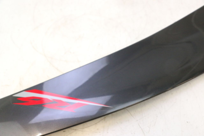 photo de PRAWA PRZEDNIA BOCZNA OSŁONA YAMAHA YZF R6 600 (2008 - 2009) - Zbliżenie komponentów