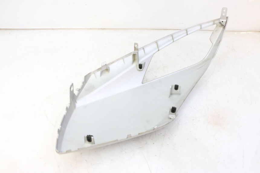 photo de LEWY PRZEDNI BOK PANELU PEUGEOT CITYSTAR 50 (2013 - 2017) - Zbliżenie techniczne