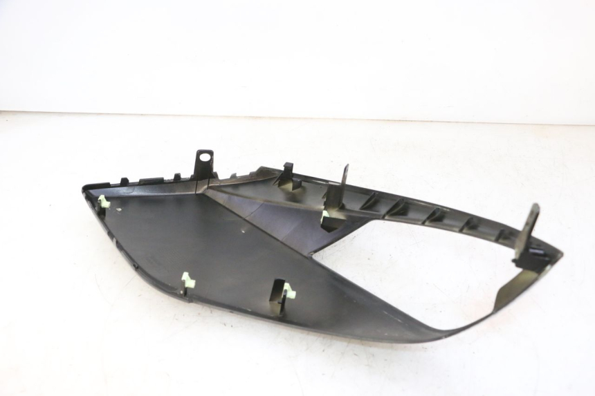 photo de LEWY PRZEDNI BOK PANELU PEUGEOT CITYSTAR 50 (2013 - 2017) - Szczegół części