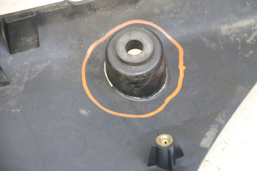 photo de LEWY PRZEDNI BOK SUZUKI DL V STROM 1000 (2002 - 2007) - Inny kąt widzenia