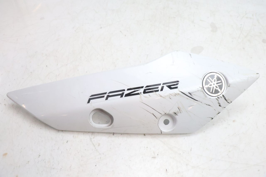photo de LEWY PRZEDNI BOK YAMAHA FZ8 800 (2010 - 2016) - Widok główny