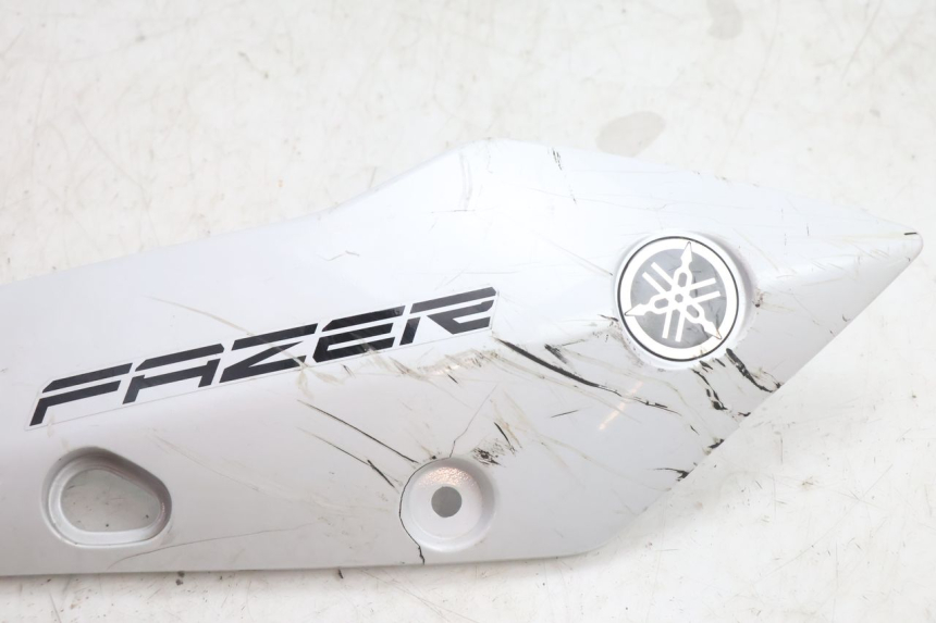 photo de LEWY PRZEDNI BOK YAMAHA FZ8 800 (2010 - 2016) - Szczegół części