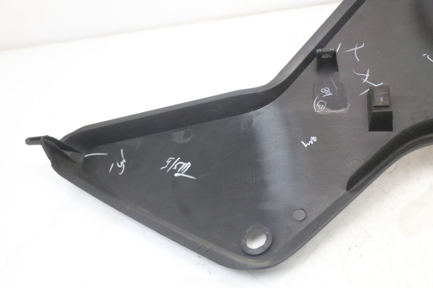 photo de LEWY PRZEDNI BOK HUSQVARNA SVARTPILEN 401 (2018 - 2023) - Punkty mocowania