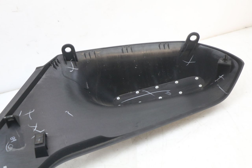 photo de LEWY PRZEDNI BOK HUSQVARNA SVARTPILEN 401 (2018 - 2023) - Stan powierzchni