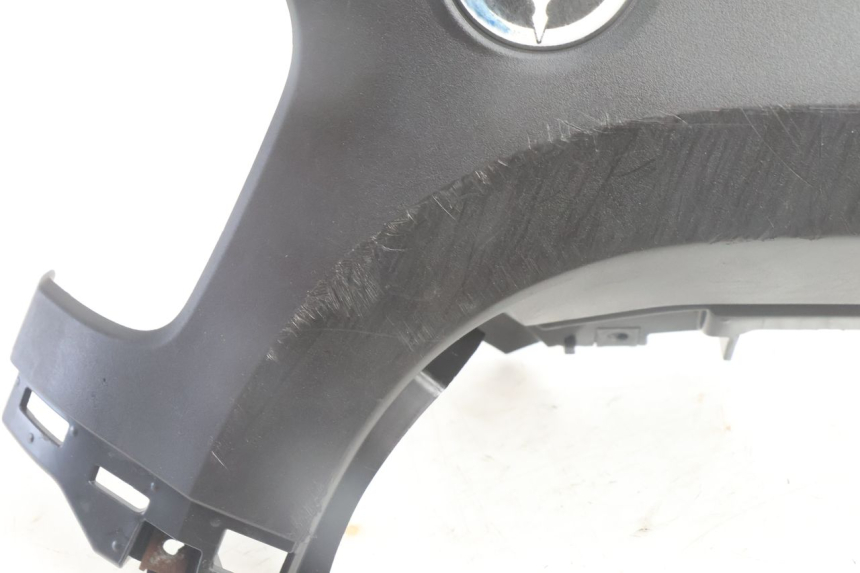 photo de DOLNA LEWA PRZEDNIA BOCZNA OSŁONA YAMAHA N-MAX NMAX 125 (2021 - 2024) - Zoom stanu zużycia
