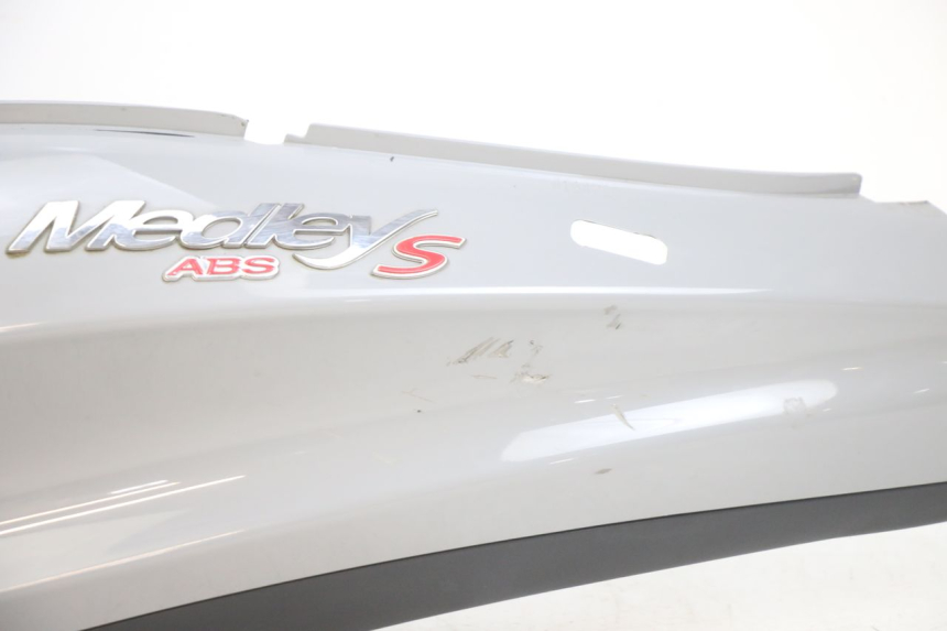 photo de LEWY PRZEDNI BOK PIAGGIO MEDLEY 125 (2016 - 2023) - Zbliżenie techniczne