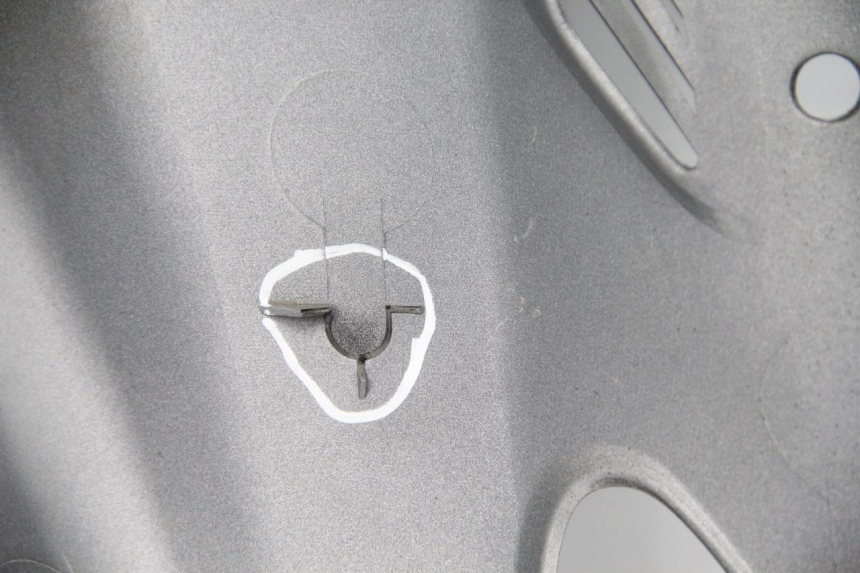 photo de LEWY PRZEDNI BOK SUZUKI UC EPICURO 125 (1999 - 2003) - Zoom stanu zużycia