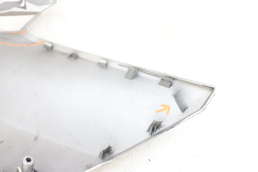 photo de LEWY PRZEDNI BOK YAMAHA XMAX X-MAX ABS 125 (2017 - 2020) - Zoom stanu zużycia