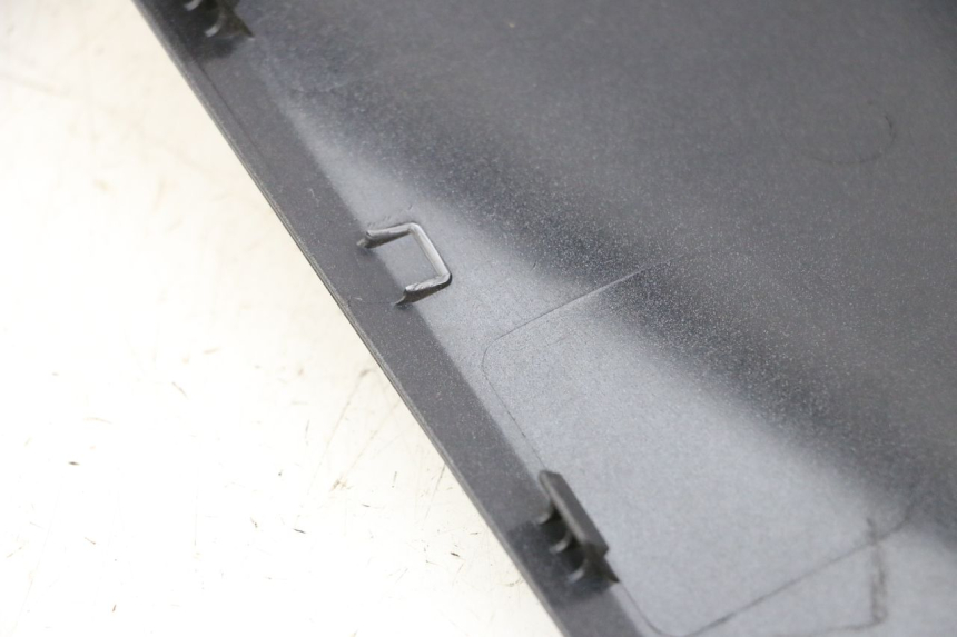 photo de LEWY PRZEDNI BOK PANELU YAMAHA XMAX X-MAX 125 (2021 - 2025) - Zoom stanu zużycia