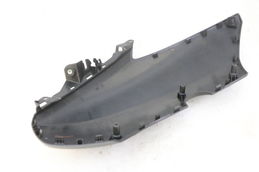 photo de LEWY PRZEDNI BOK PANELU YAMAHA XMAX X-MAX 125 (2021 - 2025) - Zbliżenie techniczne