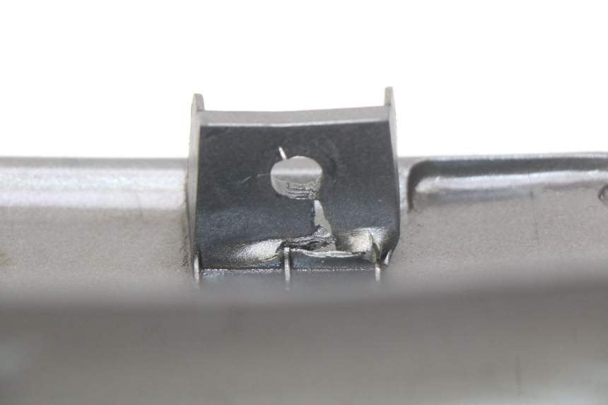 photo de LEWY PRZEDNI BOK KAWASAKI ZZR 600 (1995 - 2004) - Szczegół części