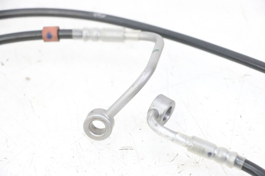 photo de PRZEWÓD HAMULCOWY TYLNY ROYAL ENFIELD CONTINENTAL GT 650 (2019 - 2024) - Zbliżenie techniczne