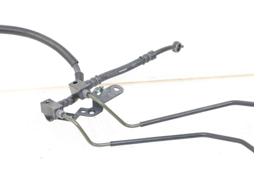 photo de PRZEWÓD HAMULCOWY TYLNY YAMAHA TRACER 7 700 (2020 - 2024) - Zbliżenie techniczne