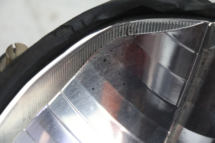 photo de Tylna część reflektora PIAGGIO ZIP 2T 50 (2009 - 2019) - Zoom stanu zużycia