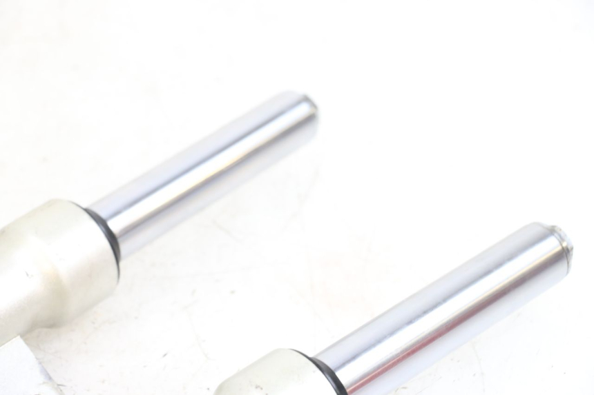 photo de OSŁONA WIDEŁEK ZAWIESZENIA PRZEDNIEGO E-MAX 80L 1 (2011 - 2014) - Zoom stanu zużycia