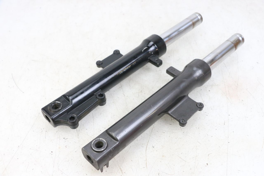 photo de OSŁONA WIDEŁEK AMORTYZATORA KYMCO AGILITY 4T 50 (2018 - 2022) - Widok główny