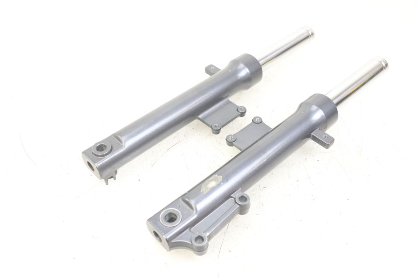 photo de OSŁONA WIDEŁEK AMORTYZATORA KYMCO AGILITY 4T 50 (2018 - 2022) - Widok główny