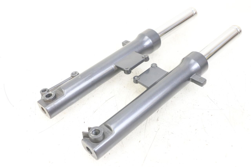 photo de OSŁONA WIDEŁEK AMORTYZATORA KYMCO AGILITY 4T 50 (2018 - 2022) - Szczegół części