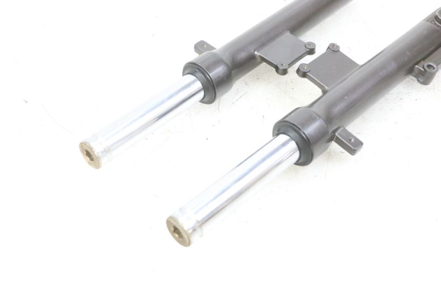 photo de OSŁONA WIDEŁEK AMORTYZATORA KYMCO AGILITY 4T 50 (2005 - 2018) - Zoom stanu zużycia