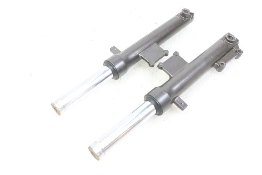 photo de OSŁONA WIDEŁEK AMORTYZATORA KYMCO AGILITY 4T 50 (2005 - 2018) - Zbliżenie techniczne