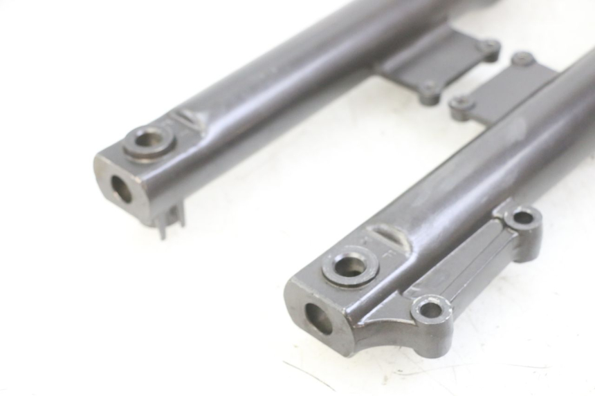 photo de OSŁONA WIDEŁEK AMORTYZATORA KYMCO AGILITY 4T 50 (2005 - 2018) - Punkty mocowania