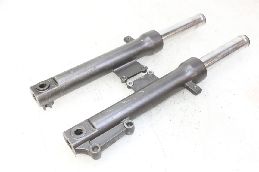 photo de OSŁONA WIDEŁEK AMORTYZATORA KYMCO AGILITY 4T 50 (2005 - 2018) - Widok główny