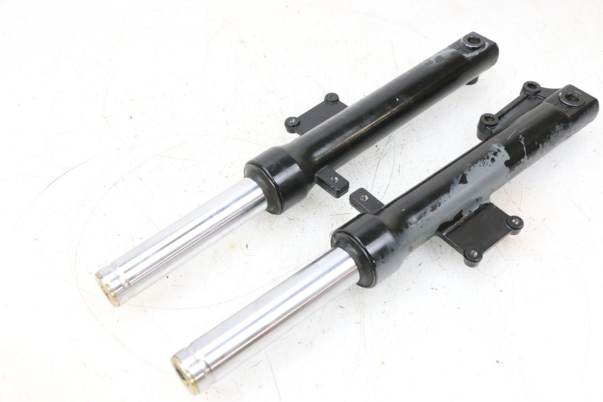 photo de OSŁONA WIDEŁEK AMORTYZATORA KYMCO AGILITY 4T 50 (2018 - 2022) - Szczegół części